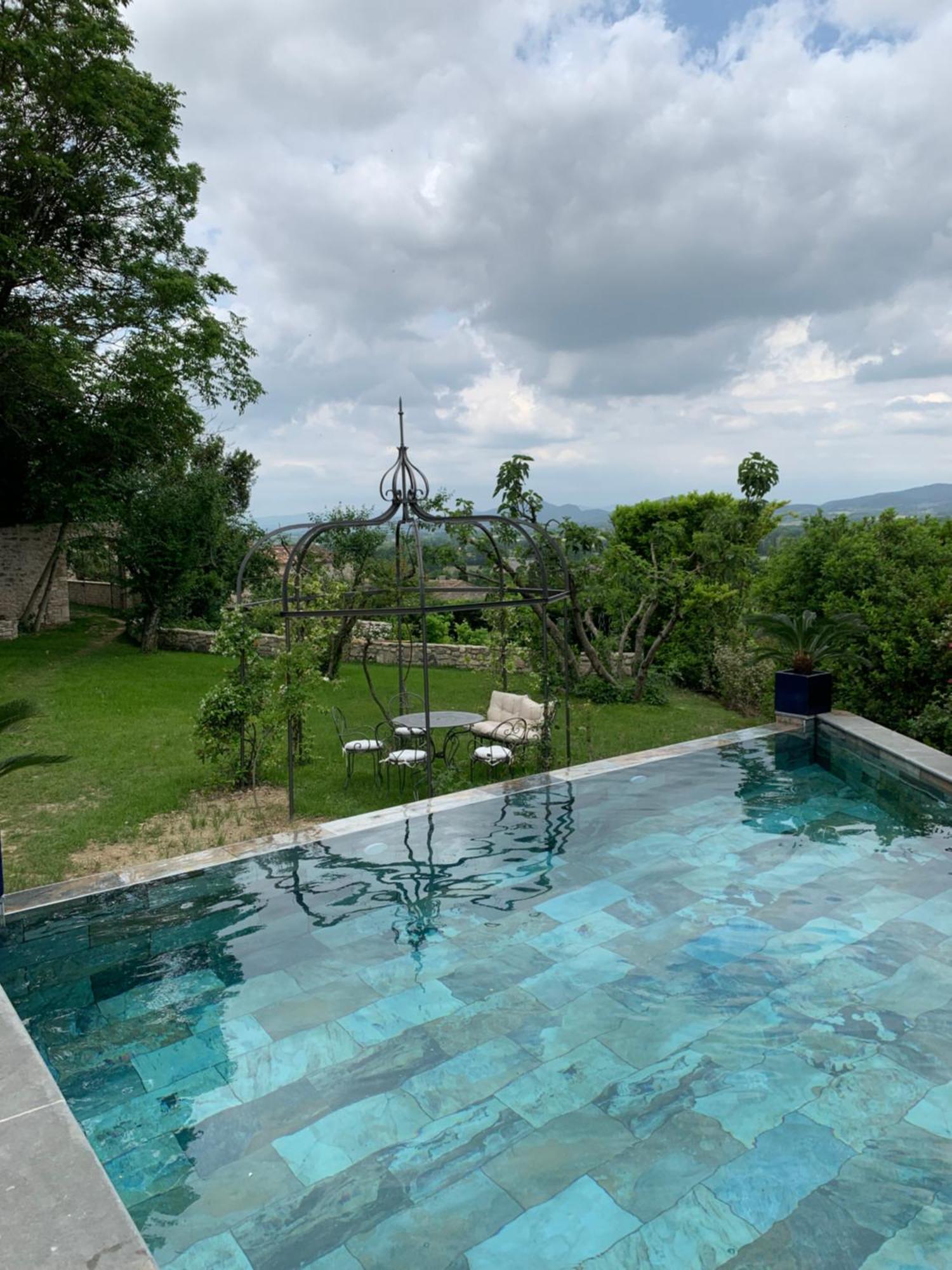 La Gourguille Bed & Breakfast *